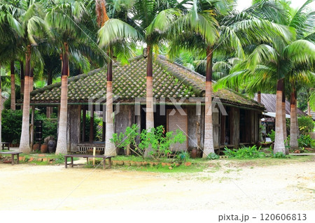 【沖縄県】琉球村の旧西石垣家 120606813