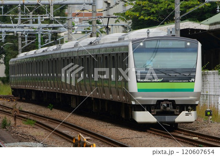 山手貨物線を走るE233系6000番台　原宿 120607654
