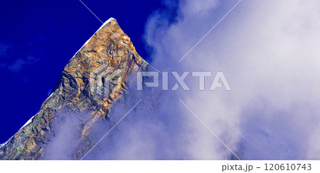 Machapuchare Holy Mountain, Himalaya Machapuchare Holy Mountain, Himalaya 120610743