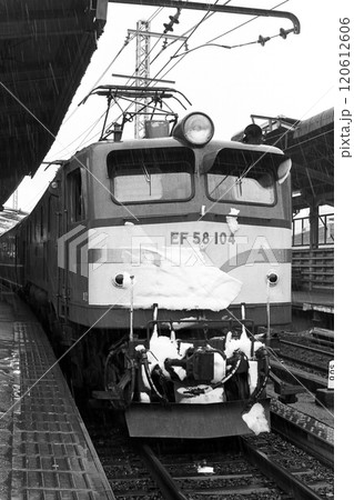 国鉄 機関車 EF58 ゴハチ 列車 上野 寝台 客車 1980 国鉄 機関車 EF58 ゴハチ 列車 上野 寝台 客車 1980 120612606