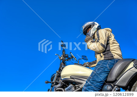 大型アメリカンバイクでツーリング　横浜みなとみらい 120612899