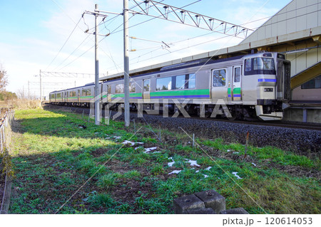 キハ201系気動車D-103編成・幌向駅 120614053