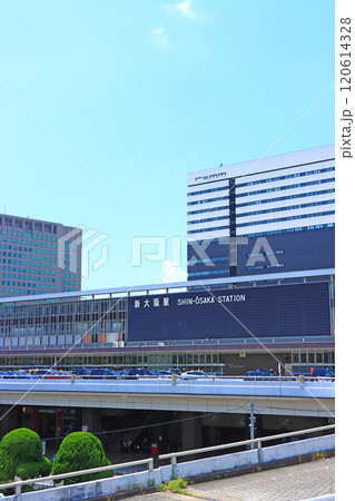 大阪府大阪市、新大阪駅の風景 120614328