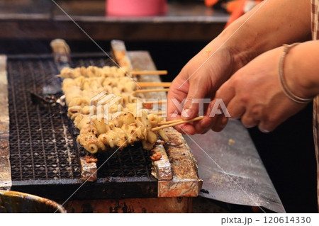 焼き鳥 焼き上げられる焼き鳥 焼き鳥 焼き上げられる焼き鳥 120614330