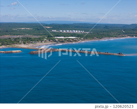 Sea port with gas tank storage Sea port with gas tank storage 120620523
