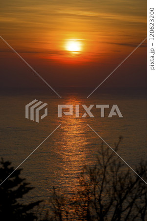 海に沈む夕日 120623200