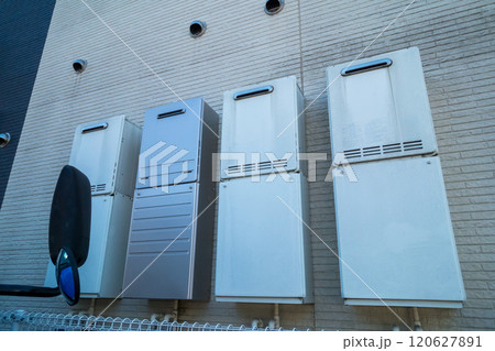 集合住宅のガス給湯器 120627891