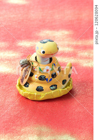 干支の置物 巳年 お正月のイメージ 干支の置物 巳年 お正月のイメージ 120628094