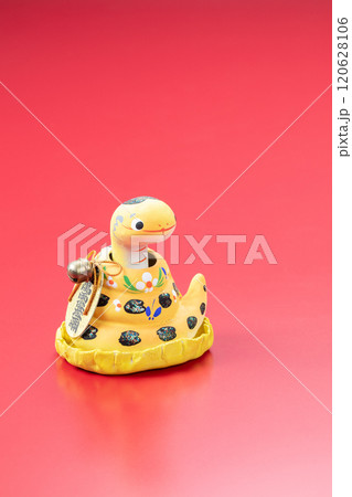 干支の置物 巳年 お正月のイメージ 干支の置物 巳年 お正月のイメージ 120628106