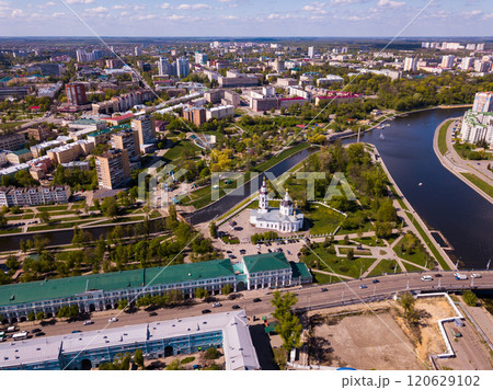 Aerial view of city of Oryol with bulidings and river, Russia 120629102