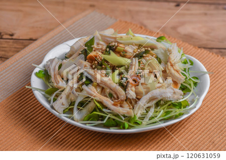 ヘルシーな蒸し鶏 120631059