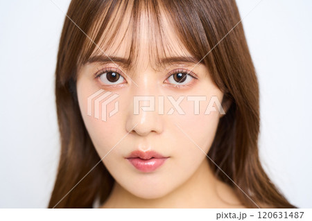 若い日本人女性のファッションポートレート 120631487