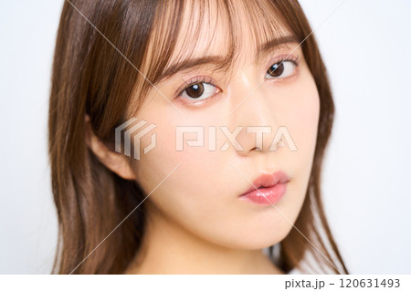 若い日本人女性のファッションポートレート 若い日本人女性のファッションポートレート 120631493