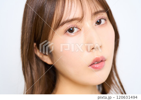 若い日本人女性のファッションポートレート 120631494