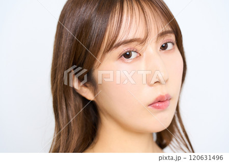 若い日本人女性のファッションポートレート 120631496