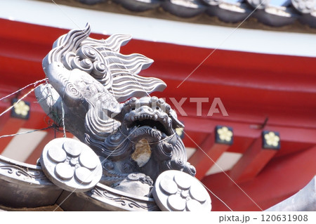 なごや七福神めぐり 大須観音 本堂の屋根瓦 なごや七福神めぐり 大須観音 本堂の屋根瓦 120631908