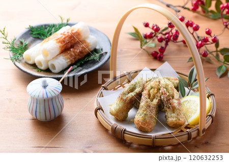 サクっと揚げた ちくわの磯辺揚げ サクっと揚げた ちくわの磯辺揚げ 120632253
