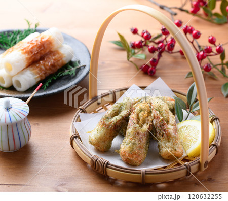 サクっと揚げた ちくわの磯辺揚げ サクっと揚げた ちくわの磯辺揚げ 120632255