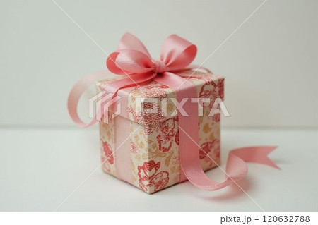 クリスマスのプレゼントの箱 クリスマスのプレゼントの箱 120632788