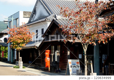 佐賀県嬉野市 塩田津の伝統的建造物群保存地区の町並み 佐賀県嬉野市 塩田津の伝統的建造物群保存地区の町並み 120634999