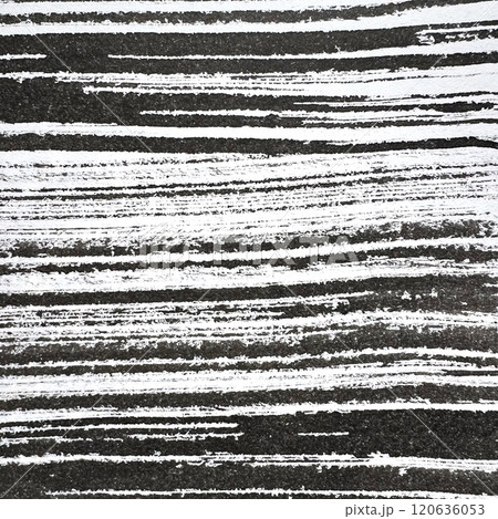 かすれた横線、毛筆で書いたボーダー線、墨で書いた縞、筆で書いた横縞、手描きの縞模様、ブラシで書いた線 かすれた横線、毛筆で書いたボーダー線、墨で書いた縞、筆で書いた横縞、手描きの縞模様、ブラシで書いた線 120636053