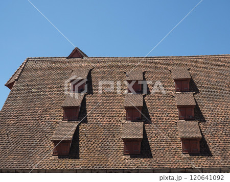 dormer windows in roof 120641092