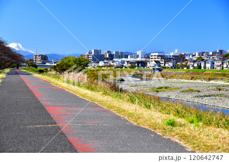 一番橋／浅川、JR豊田駅方面を望む(東京都日野市)【2024.11】 120642747