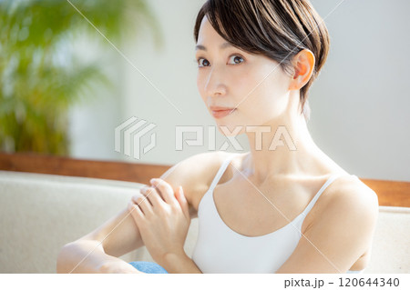 女性　ビューティー　綺麗 120644340