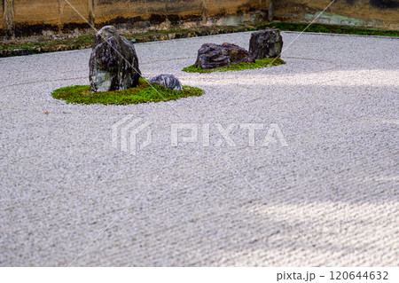 龍安寺の石庭 龍安寺の石庭 120644632