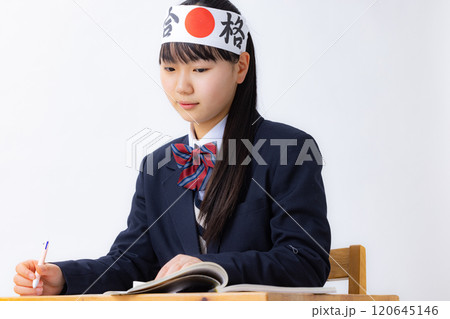 中学生の女子学生 中学生の女子学生 120645146