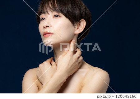 ビューティー 黒バック ミドル女性 ビューティー 黒バック ミドル女性 120645160