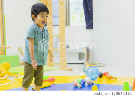 保育　療育　イメージ 120645310