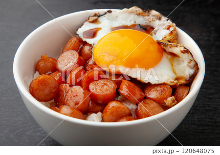 ウインナー丼 120648075
