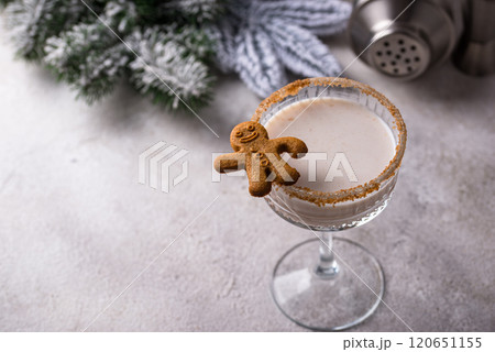 Christmas winter creamy cocktail eggnog 120651155