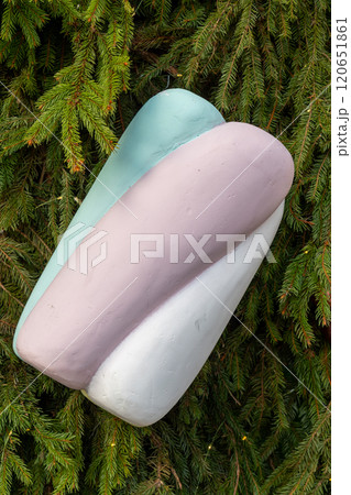 The original decoration in the form of a giant Marshmallow 120651861