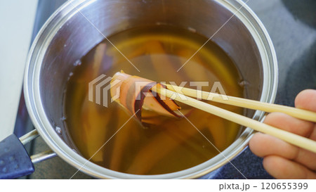 鰹節(厚削り)で出汁をとる　イメージ 120655399