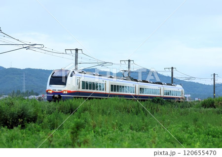【JR東日本】E653系 特急「しらゆき」（妙高はねうまライン：春日山〜高田） 120655470