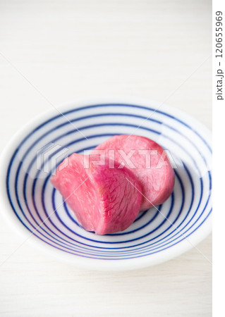 小皿に盛った温海かぶ漬け 小皿に盛った温海かぶ漬け 120655969