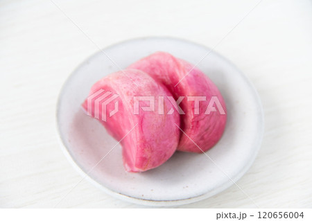 小皿に盛った温海かぶ漬け 120656004