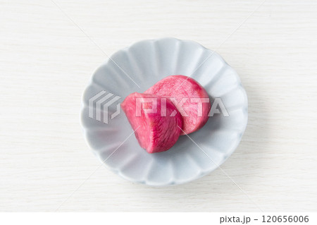 小皿に盛った温海かぶ漬け 120656006