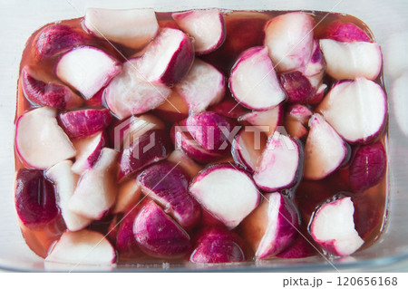 仕込み中の温海かぶ漬け 120656168