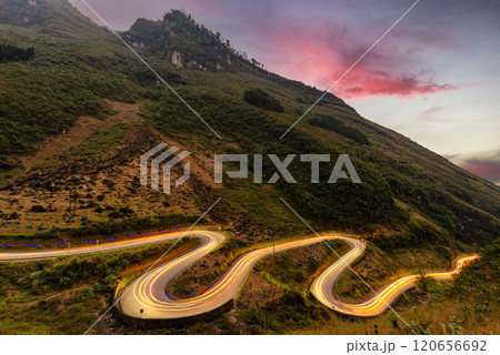 Tham Ma Slope, Dong Van, Ha Giang, Viet Nam Tham Ma Slope, Dong Van, Ha Giang, Viet Nam 120656692