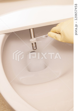 ウォシュレットトイレ掃除　お尻洗いのノズル,便座の掃除　 120657458