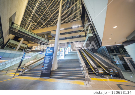 南海なんば駅　なんばガレリア 120658134