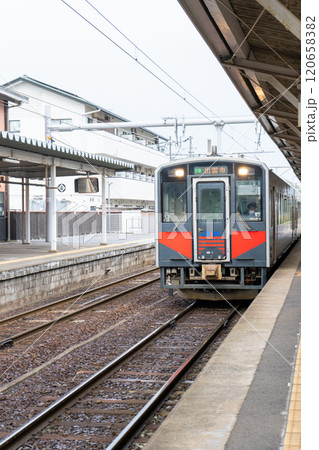 島根県 JR山陰本線 安来駅ホーム 島根県 JR山陰本線 安来駅ホーム 120658382