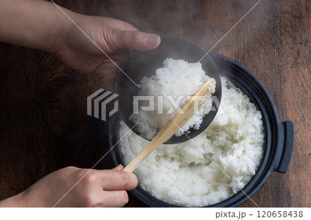 炊き立てのご飯 japanese rice 炊き立てのご飯 japanese rice 120658438