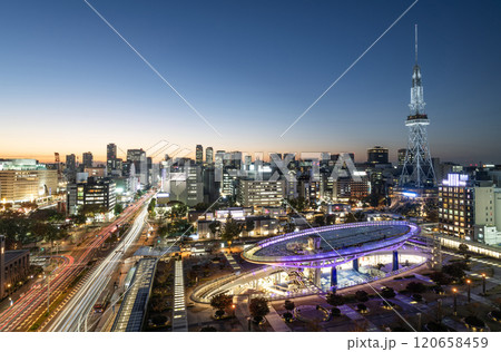 愛知県名古屋市　日没直後のオアシス21と名古屋テレビ塔（MIRAI TOWER）と周辺の街並の夜景 120658459