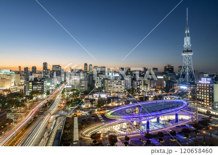 愛知県名古屋市　日没直後のオアシス21と名古屋テレビ塔（MIRAI TOWER）と周辺の街並の夜景 120658460