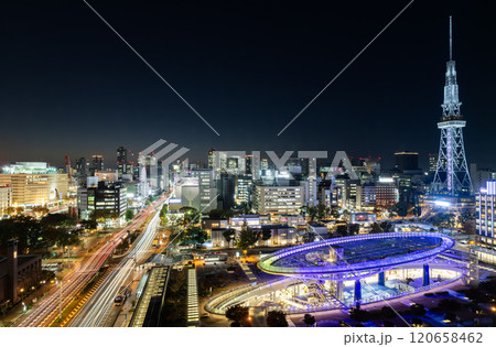 愛知県名古屋市　日没直後のオアシス21と名古屋テレビ塔（MIRAI TOWER）と周辺の街並の夜景 120658462