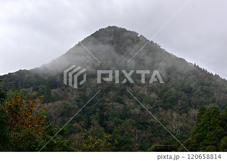 日室ヶ岳遙拝所「一願さん」岩戸山 120658814